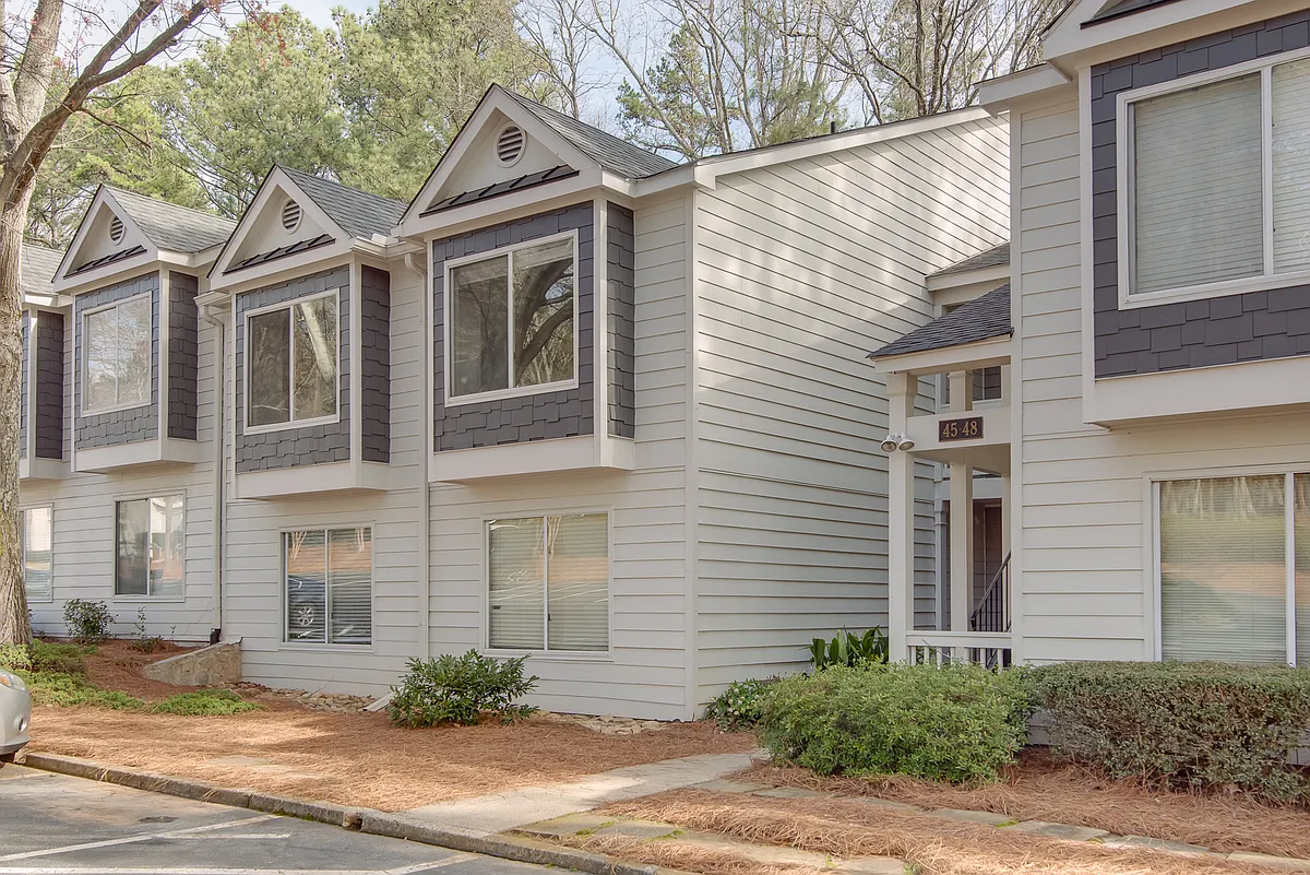 Building Photo - 46 Little Silver Ct SE #46