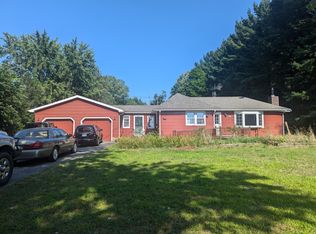 13845 Cleveland Ave, Buchanan, MI 49107