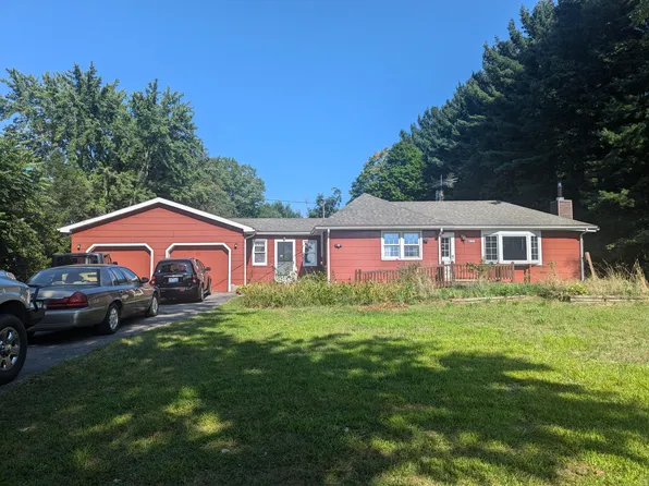 13845 Cleveland Ave, Buchanan, MI 49107