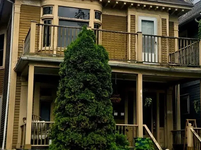 527 Massachusetts Ave upper — Photo 1