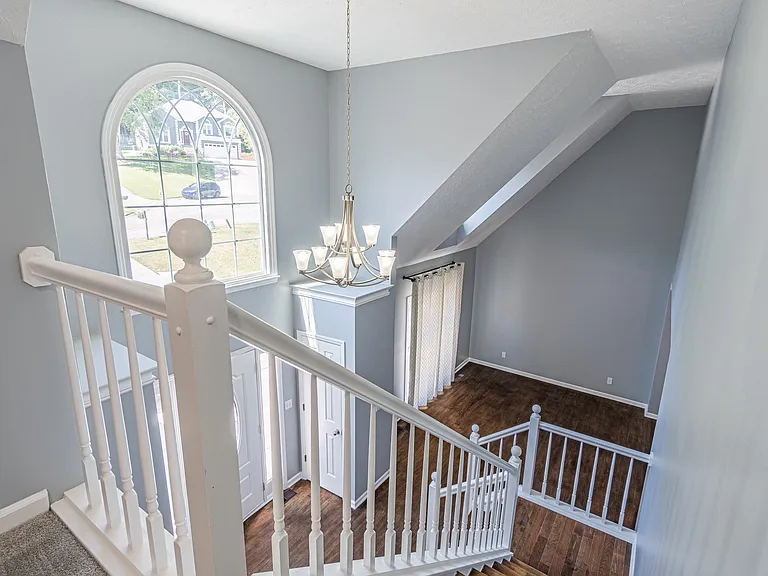1321 Yorktown Cir — Photo 7