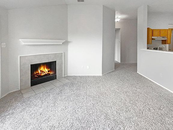 3rd image of 804 Sage Cir
