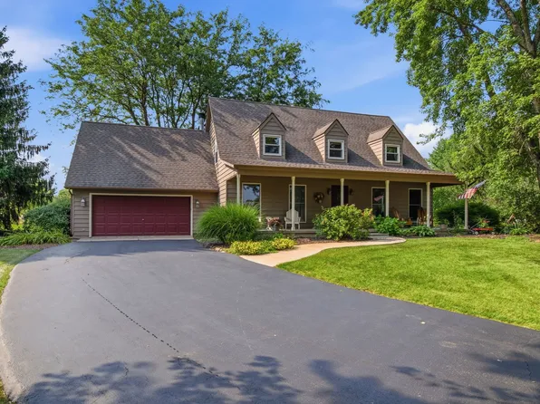 39W150 Adobe Rdg, Elgin, IL 60124