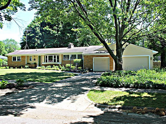 2nd image of 2318 Wilshire Dr SE