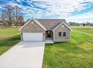 707 Maple St, Sweetser, IN 46987