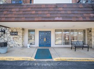 564 Sarah Ln APT 108, Saint Louis, MO