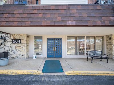 564 Sarah Ln APT 108, Saint Louis, MO, 63141