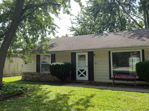 2069 Stonehenge Rd, Springfield, IL 62702