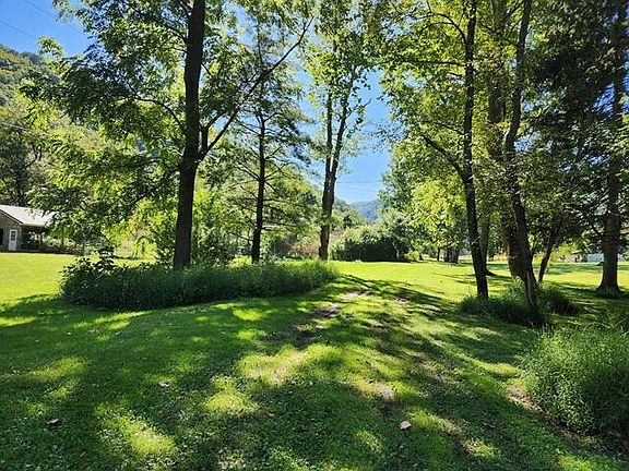 4th image of Whitcomb Subdivision Rd