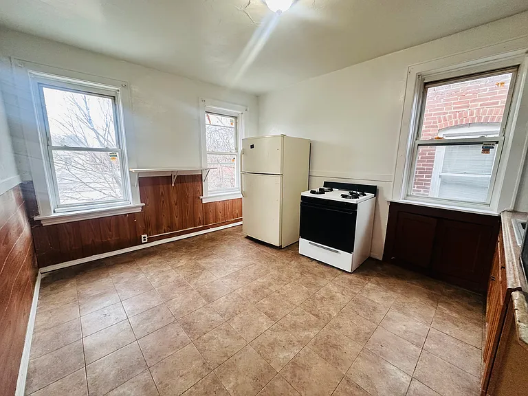 3719-3721 Winnebago St #3719 — Photo 7