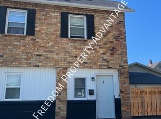 121 Apple Way UNIT 1, Ellwood City, PA 16117