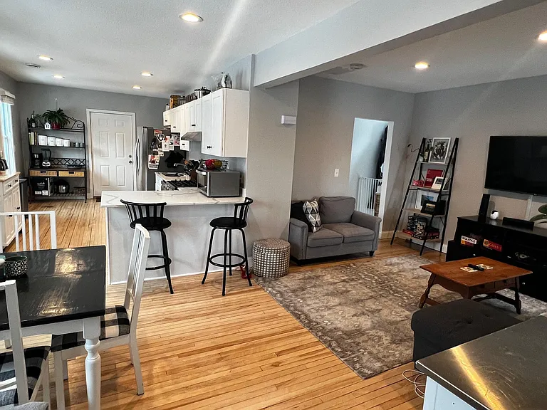 1210 Buchanan St NE #2 — Photo 1