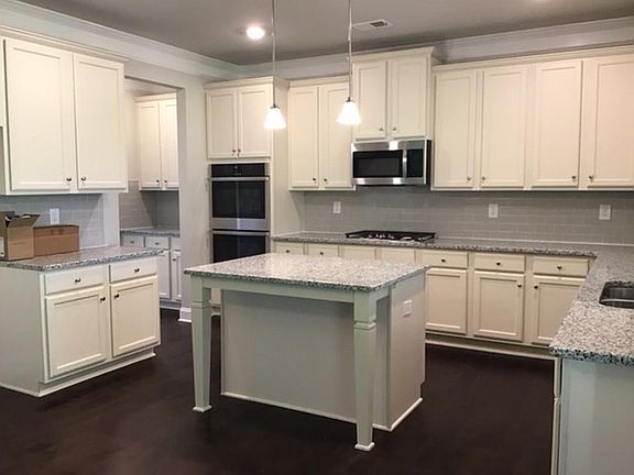 4th image of 429 Brandy Ln
