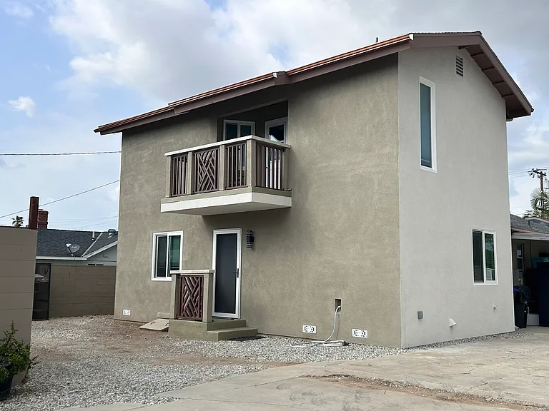 Rear 2x bedroom 1x bathroom separate unit . Separate entrance