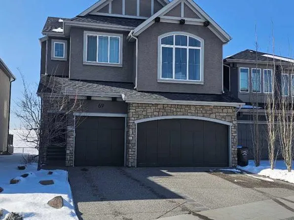 69 E Rockyvale Grn NW, Calgary, AB T3G 0G4