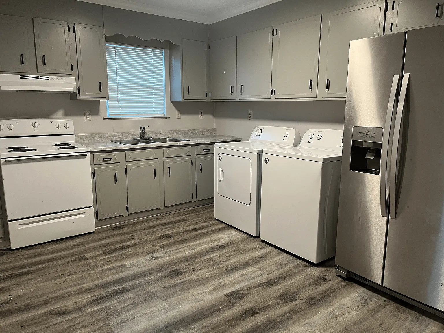 715 N Lee St — Photo 2
