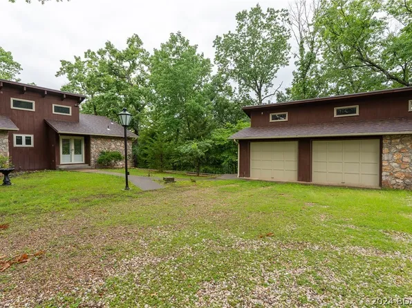 27 Holly Ln, Sunrise Beach, MO 65079