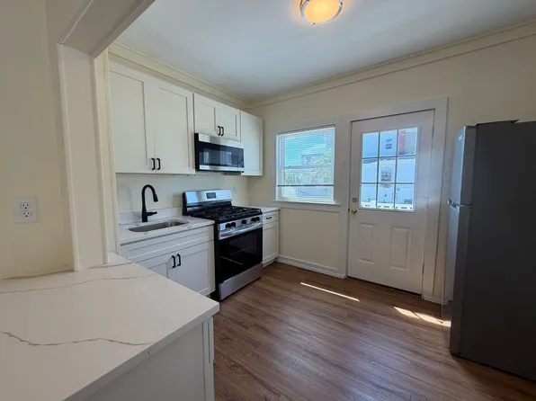 6 S Wa, 6 S Water St, Onset, MA 02558