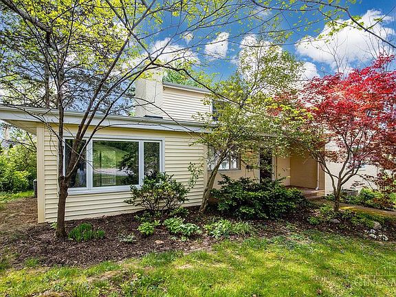 2nd image of 6999 Rowan Hill Dr