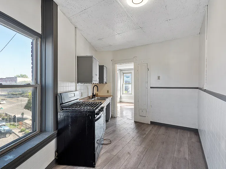 315 N Salina St #22 — Photo 32