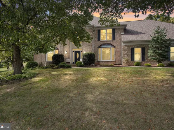 3333 Poses Pl, York, PA 17406