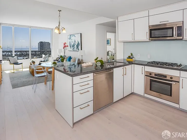 301 Main St #25E — Photo 10