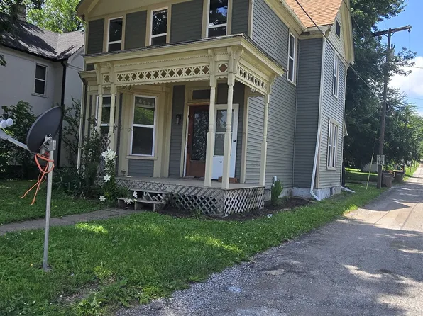 711 N 10th St, Atchison, KS 66002