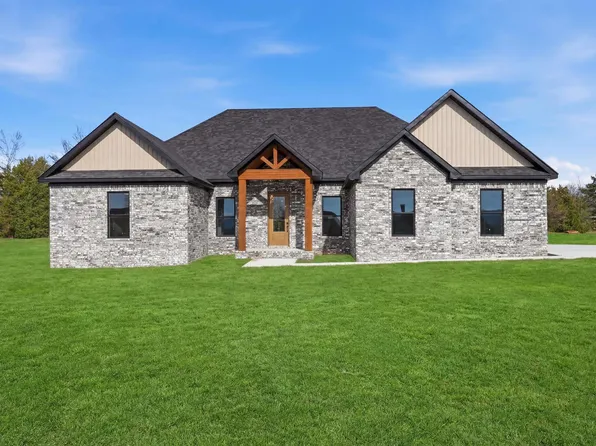 75 Emerald Ln, Greers Ferry, AR 72067