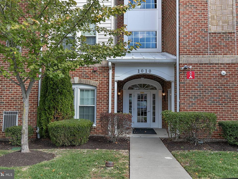 1st image of 1010 Samantha Ln APT 303