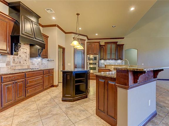 4th image of 9209 SW 30th St