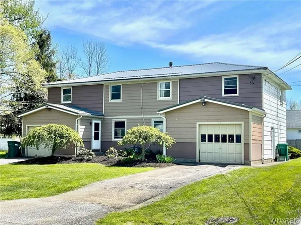 3971 Park Ave, Hamburg, NY 14075