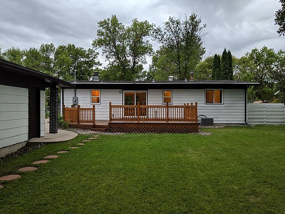 5th image of 610 Cedar Ln