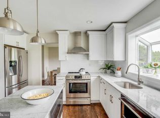 3 W Point Dr, Bordentown, NJ 08505