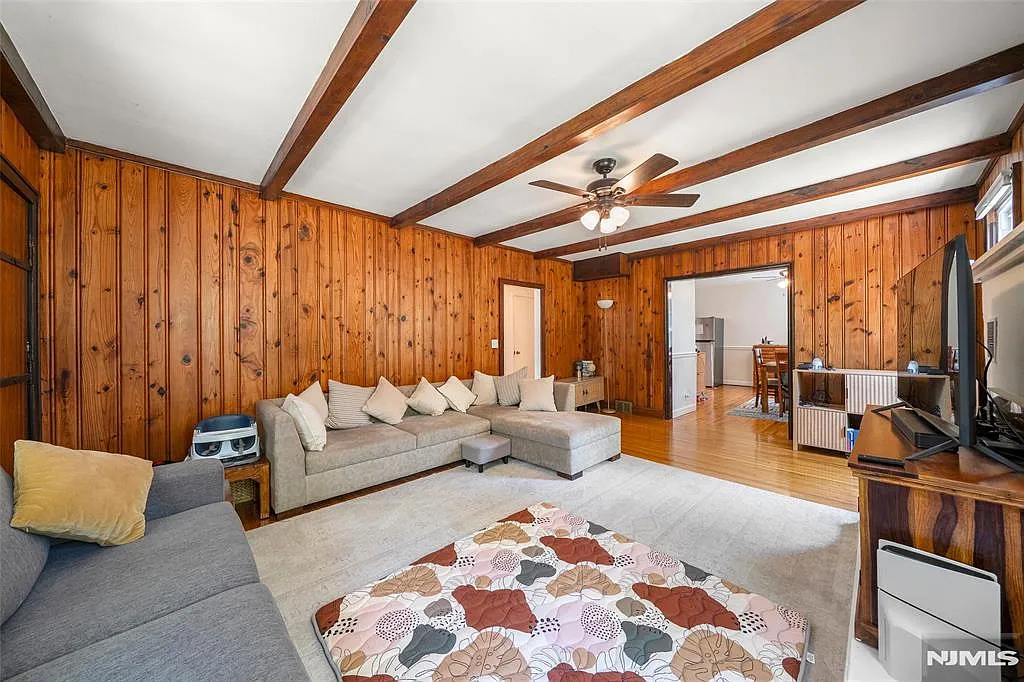 4 bed, 1576 sqft, $4,500 — Photo 3