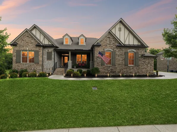 7000 Crimson Leaf Ln, College Grove, TN 37046