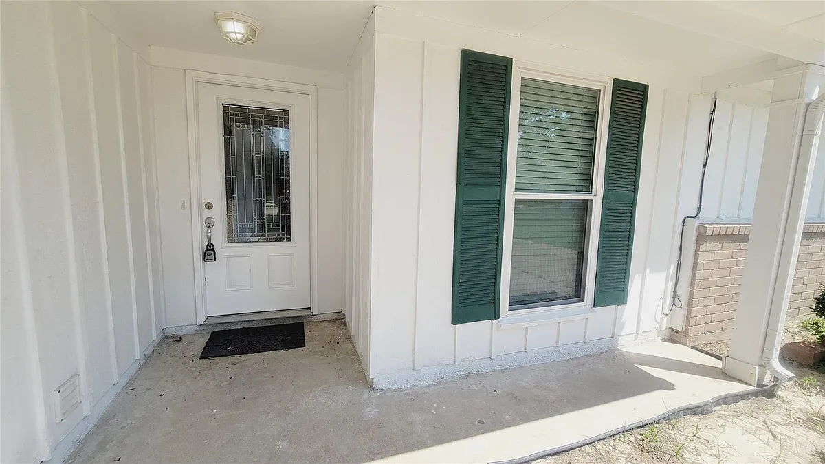 Building Photo - 16002 Maple Acres Ct