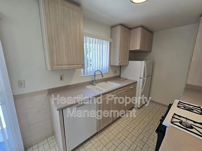 471 Tesota Ct — Photo 5