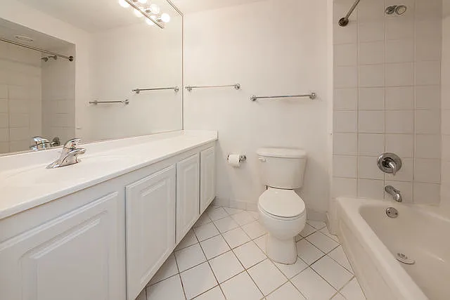 345 N La Salle Dr #2004 — Photo 10