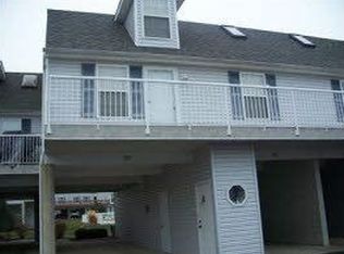 107 N Schooner Pt, Port Clinton, OH 43452