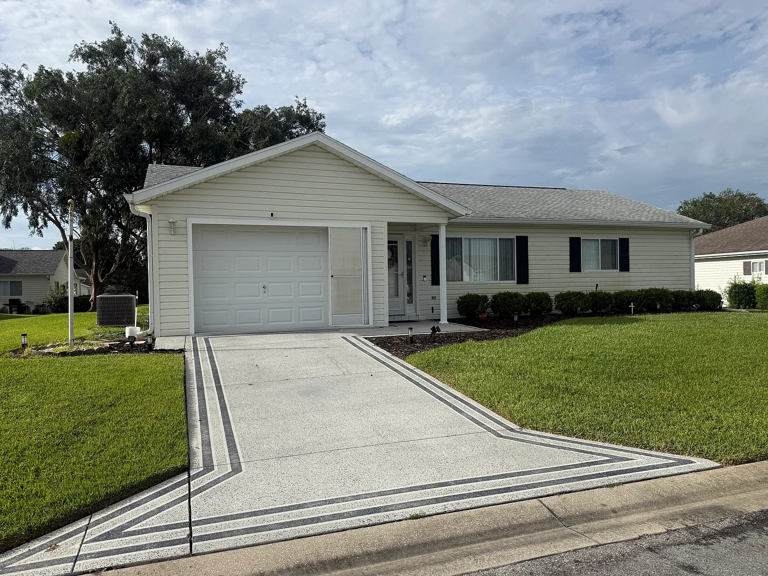 2 bed, 943 sqft, $1,650 — Photo 1