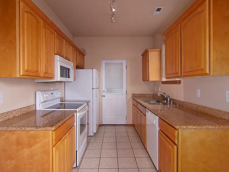 515 S Garfield Duplex — Photo 16