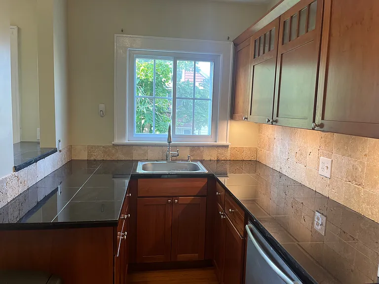 311 Buckingham Ave #1 — Photo 21