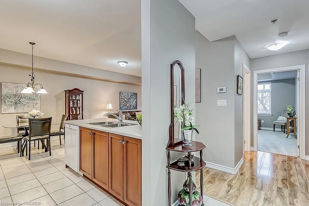 391 Plains Rd E #305 photo 1