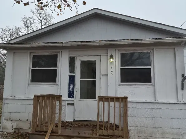 123 1st Ave NW, Oelwein, IA 50662