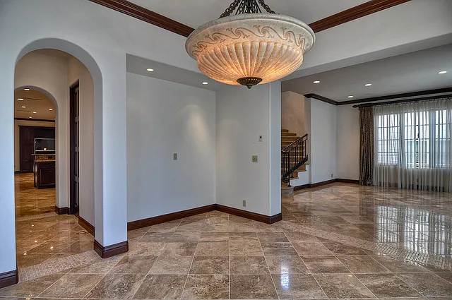 222 Iris Ave — Photo 17