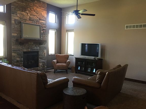 3rd image of 106 Scotts Creek Pl