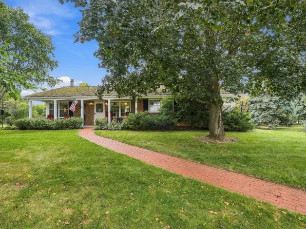 1750 Crestridge Ln, Eagan, MN 55122