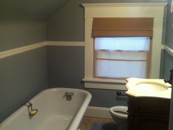 5th image of 1122 E Bryan Ave