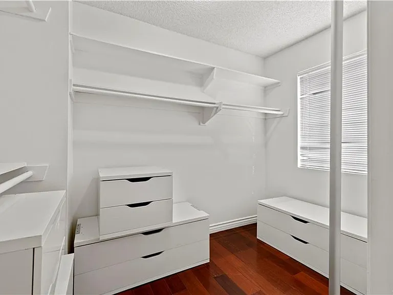 13243 Vanowen St #3 — Photo 11