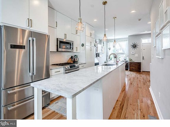5th image of 1923 E Cumberland St